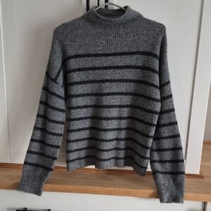 💙Cynthia Rowley Merino Wool Gray and Black Striped Crewneck Sweater